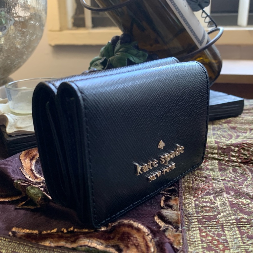 Authentic Kate spade trifold small snap wallet /coin